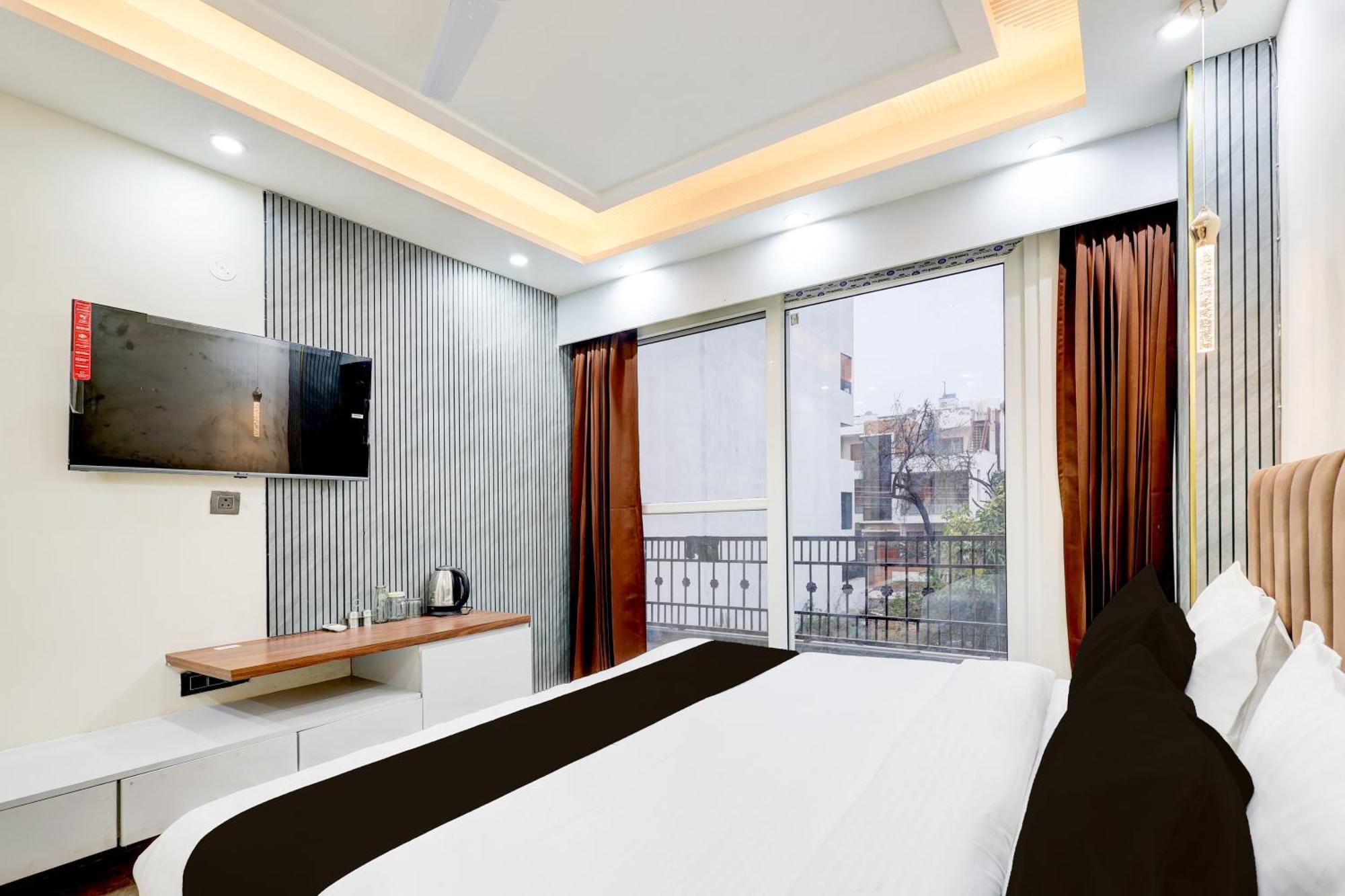 Super Hotel O Sector 43 Gurgaon Esterno foto